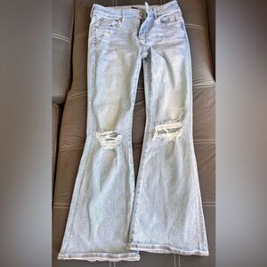 AMERICAN EAGLE OUTFITTERS next level stretch low rise ripped flare size 8